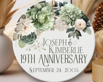 Anniversary Ornament – Personalized Wedding Anniversary Gift for Couple – Custom Keepsake for 10th, 25th, or 50th Anniversary – Any Number