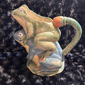 Vintage Majolica pottery frog jug/pitcher- hand painted.