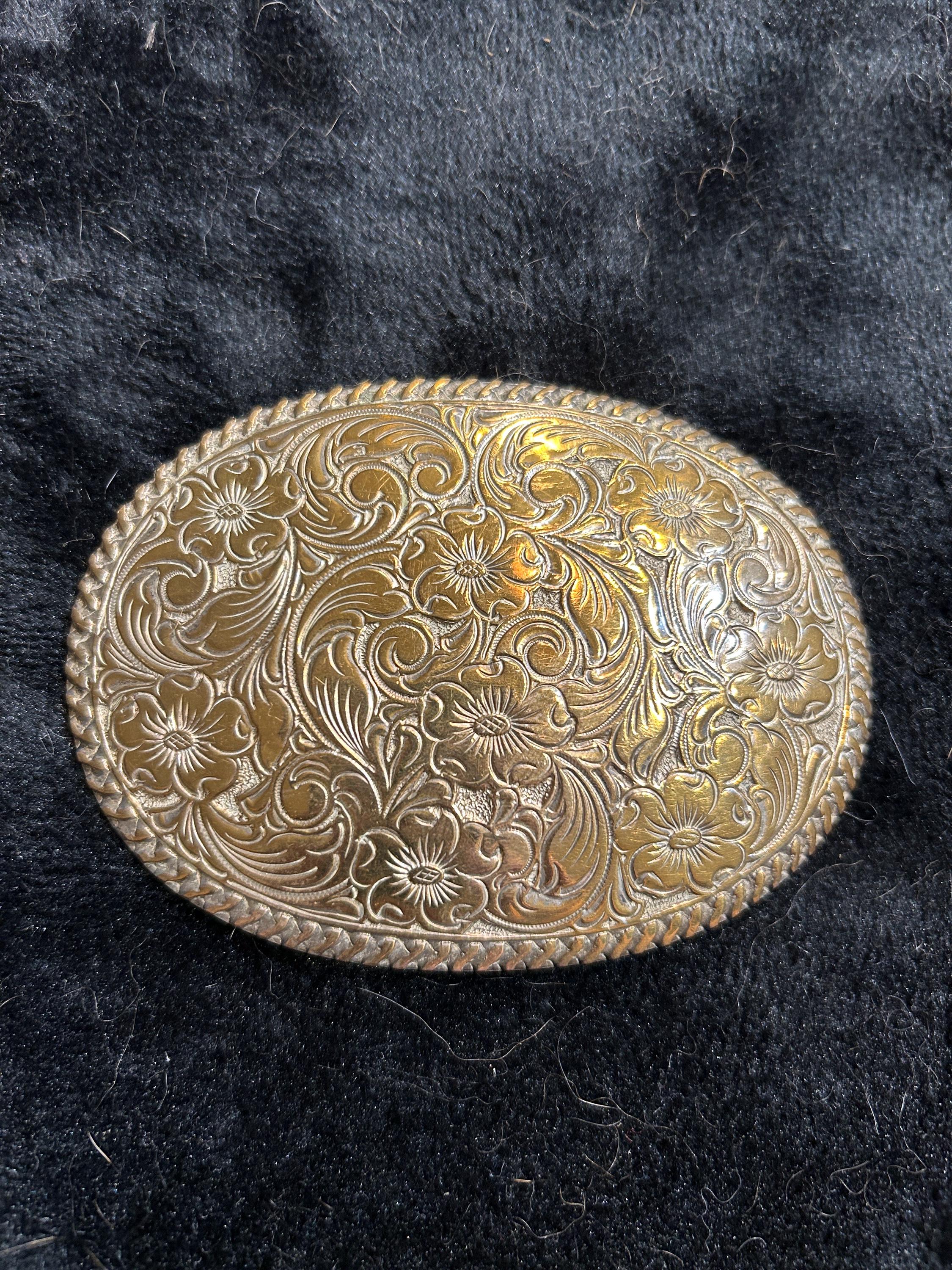 CRUMRINE WESTERN BELT BUCKLE FLORAL ROSE SCROLL SILVER GOLD TONE VINTAGE Crumrine® Letter  main image 2