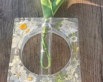 Daisy Fields test tube bud vase. Handmade out of resin.