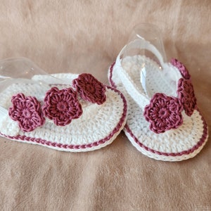 Crochet baby sandals