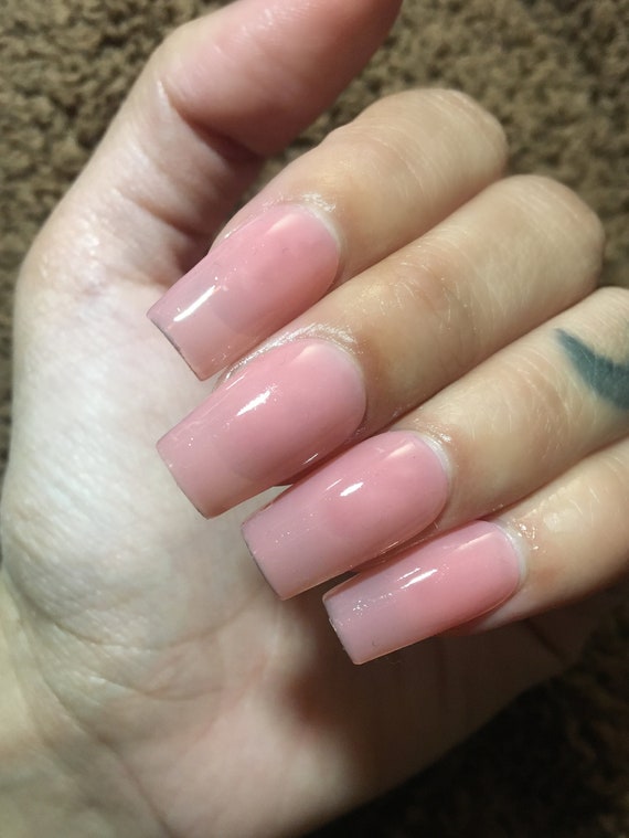 SNS Nail Shop - 𝐑𝐞𝐢𝐧𝐯𝐞𝐧𝐭 𝐭𝐡𝐞 𝐕𝐢𝐧𝐭𝐚𝐠𝐞! Pink and White is  a... | Facebook