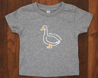 Silly Goose Toddler T-Shirt, T-shirt neutre de genre, T-shirt pour tout-petits et jeunes, T-shirt drôle, chemise d'oie, chemise drôle d'oie, cadeau d'anniversaire