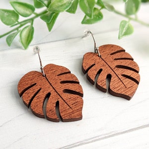 Monstera Leaves Dangle Earrings SVG File - Hawaiian Tropical Leaf