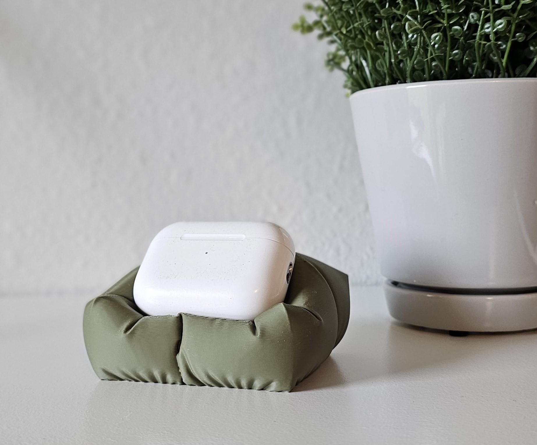 3D Printed AirPods Pillow Stand| Fits 1st & 2nd Gen|Cute AirPods Holder for Desk Bookshelf Unique Gift for Apple Lovers, Personalized Colors