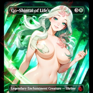 Puede incluir: Una ilustración de estilo fantástico verde y blanco de una mujer con el pelo largo y suelto. La imagen es una carta con el texto "Go-Shintai of Life's" y "Legendary Enchantment Creature - Shrine" en la parte superior e inferior de la carta. La carta tiene un símbolo de maná verde y el número 3 en la esquina superior derecha.