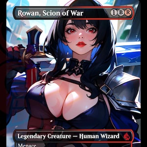 Op de afbeelding: Een fantasievolle illustratie van een vrouw met lang zwart haar, gekleed in een zwart en blauwe outfit, die een zwaard vasthoudt. De tekst "Rowan, Scion of War" staat bovenaan de afbeelding. De tekst "Legendary Creature - Human Wizard" staat onderaan de afbeelding.