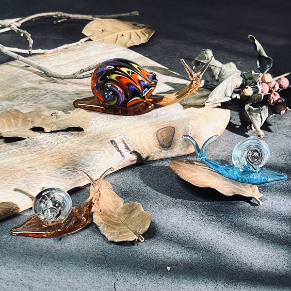Glass Snail, Glass Snail Figurine, Miniature Snail, Glass Mollusc, Snail Ornament, Murano Snail, Glass Figurine, Glass Animals.