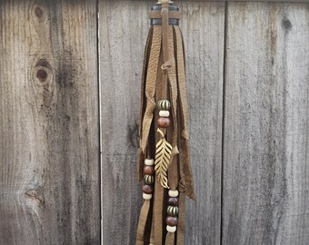 Hermoso detalle bohemio, estilo de cuero hecho a mano, dije de hoja de helecho anudada, cuentas, colgante de bolso con cremallera, cadenas de oro bronce, bolso de mano Swag personalizado