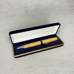 Handgedraaide pen van Heilig Land Olijfhout.
