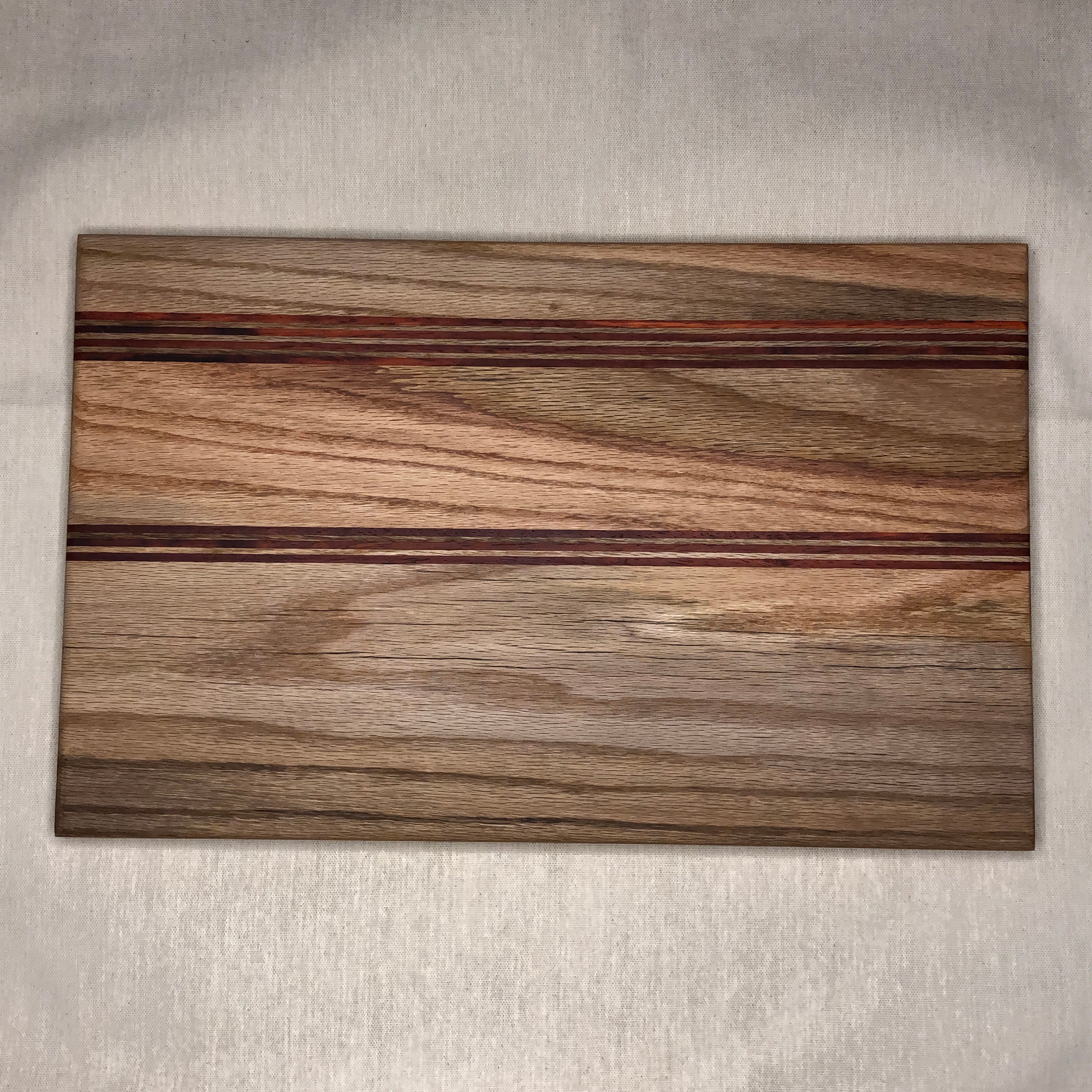 Planche à découper en chêne rouge - France