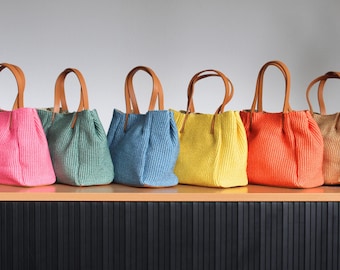 Woven Straw Shoulder Bag: Summer Beach Handbag with Leather Handles