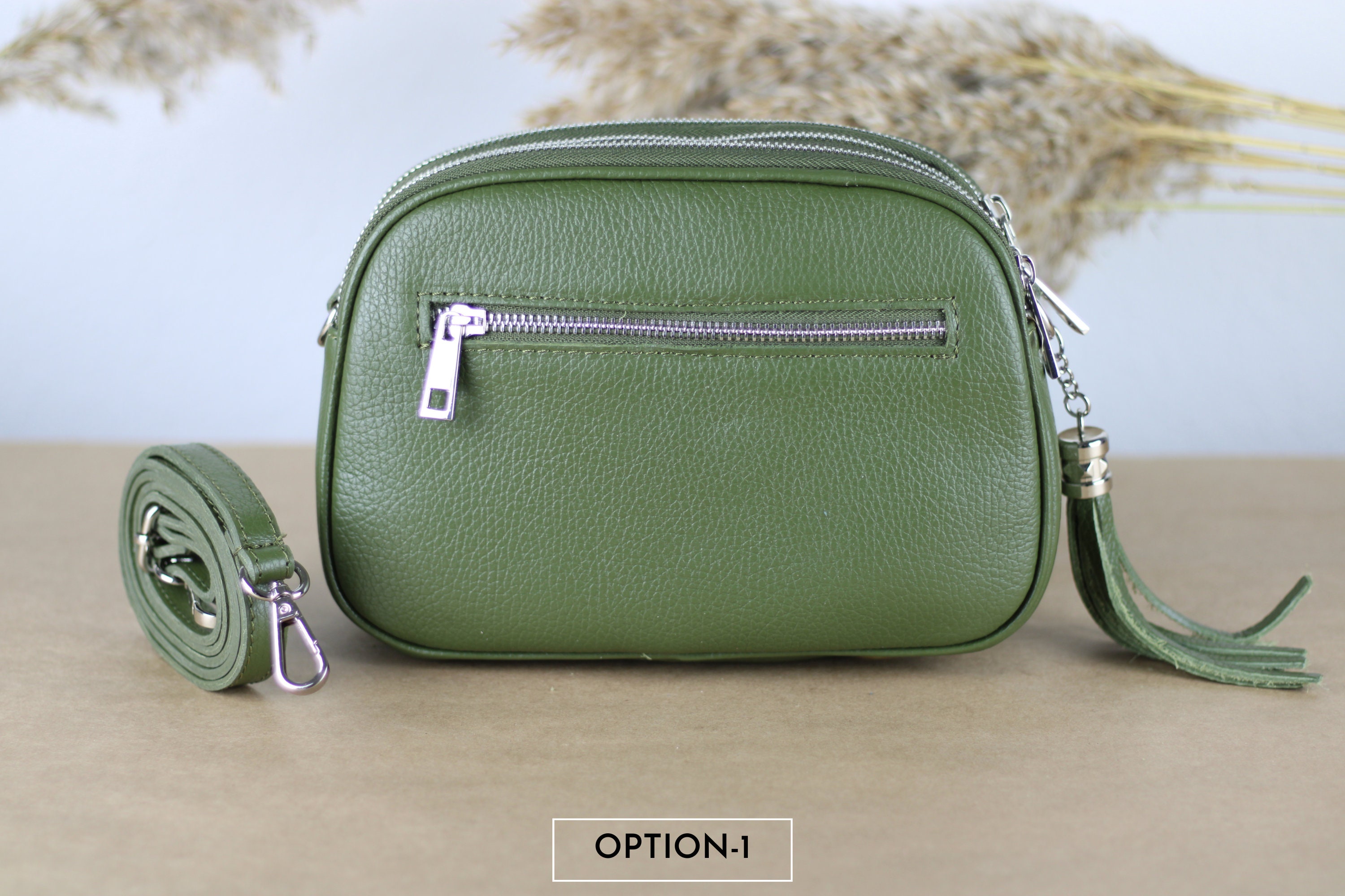 バッグ vintage green leather design shoulderbag Vintage Coach XL Duffel Sac Leather Shoulder Bag Leaf Green