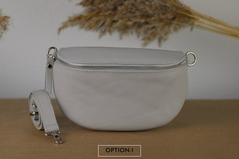 Sac ventre en cuir gris extra clair pour femme avec sangles à motifs supplémentaires, sac à bandoulière en cuir, sac à bandoulière avec différentes tailles Option-1