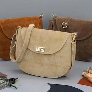 Echte Wildleder-Leder-Schultertasche mit verstellbarem Riemen, Reißverschlusstaschen, 25x20x4 cm, Perfekt für den täglichen Gebrauch und das Verschenken
