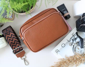Leather Crossbody Bag with Patterned Strap: Adjustable Shoulder Bag