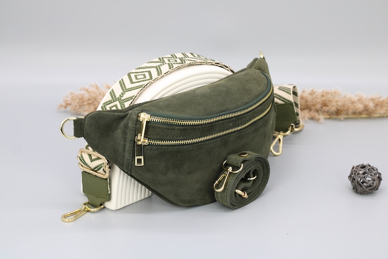 Sac de ventre en cuir suédé vert kaki pour femmes avec options de sangle à motifs supplémentaires, sac à bandoulière en cuir, sac crossbody avec différentes couleurs image 1