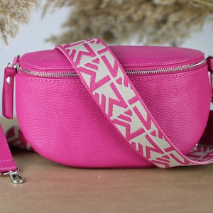 Rosa Leder Bauchtasche für Frauen mit extra gemusterten Riemen, Leder Schultertasche, Crossbody Bag mit verschiedenen Größen, Geschenk für Sie
