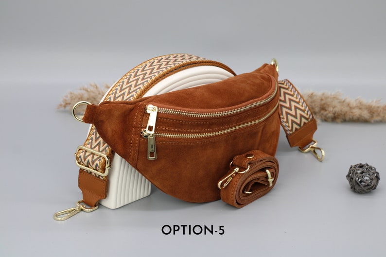 Sac de ventre en cuir en daim brun cognac pour femmes avec options de sangle à motifs supplémentaires, sac à bandoulière en cuir, sac crossbody avec différentes couleurs image 6