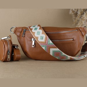 Cognac Braun Leder Bauchtasche für Frauen mit extra gemusterten Riemen, Umhängetasche, Geschenk für Sie