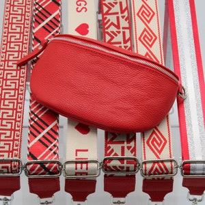 Rote Leder Bauchtasche für Frauen mit extra gemusterten Riemen, Leder Schultertasche, Crossbody Bag mit verschiedenen Größen