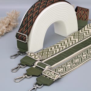 Bandoulière vert kaki : cuir et tissu, finitions dorées