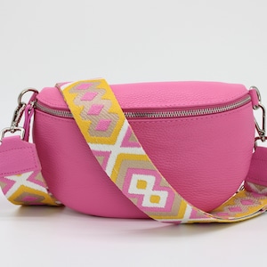 Rosa Leder Bauchtasche für Frauen mit extra gemusterten Trägern, Leder Schultertasche, Crossbody Tasche mit verschiedenen Größen
