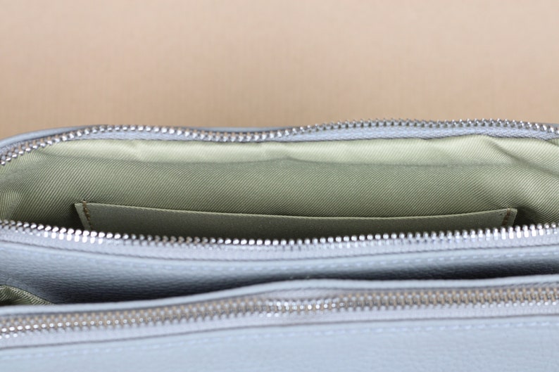 Graue Leder-Umhängetasche für Frauen mit extra gemusterten Riemen, Leder-Schultertasche, Crossbody-Tasche mit verschiedenen Farben Bild 7