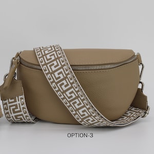 Taupe Leder Bauchtasche für Frauen mit extra gemusterten Trägern, Leder Schultertasche, Crossbody Tasche mit verschiedenen Größen Bild 4