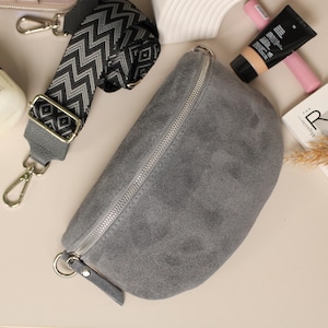 Wildleder Bauchtasche für Frauen mit extra gemusterten Riemen, Leder Schultertasche, Crossbody Bag mit verschiedenen Größen