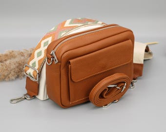 Sac à bandoulière en cuir avec bandoulière à motif
