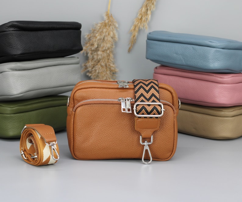 Sac en cuir pour femmes avec de larges bretelles à motifs, sac à bandoulière en cuir, sac crossbody avec différentes couleurs image 1