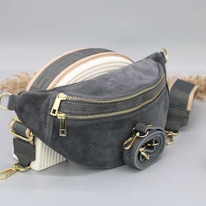 Graue Wildleder Bauchtasche für Frauen mit extra gemusterten Riemenoptionen, Leder-Umhängetasche, Umhängetasche in verschiedenen Farben
