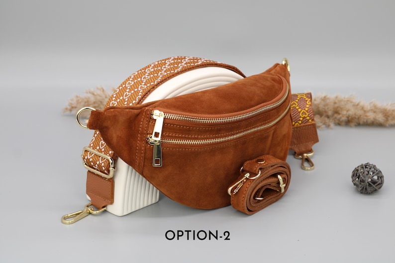 Sac de ventre en cuir en daim brun cognac pour femmes avec options de sangle à motifs supplémentaires, sac à bandoulière en cuir, sac crossbody avec différentes couleurs image 3