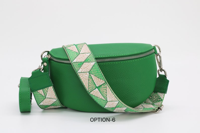 Grüne Leder Bauchtasche für Frauen mit extra gemusterten Trägern, Leder Schultertasche, Crossbody Tasche mit verschiedenen Größen Bild 7