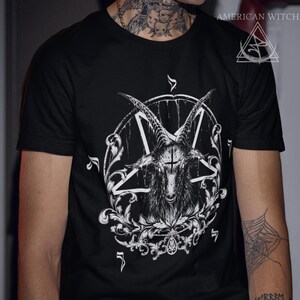 Koszulka z gotyckim pentagramem, koszulka unisex z okrągłym dekoltem Baphomet i Beauty, prezent dla gotów, prezent dla czarownic, koszulka Witchcore zdjęcie 3