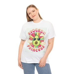 Camiseta de princesa aguacate, camiseta divertida, camiseta de regalo linda, amante del aguacate, camiseta de frutas, regalo de princesa, moda basada en plantas