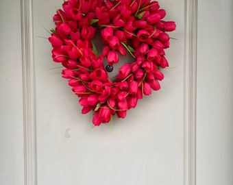 Red Tulip Heart Wreath, Heart Decor, Heart Wall Wreath, Tulip Porch Decoration, Mother’s Day Gift, Anniversary Gift Idea