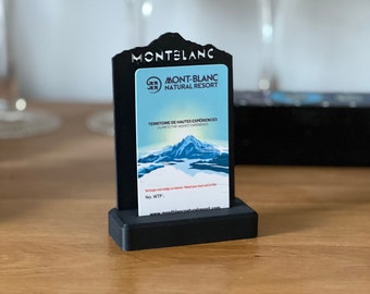 Ski Snowboard Skipass Ausstellungsständer Chamonix Mont Blanc Gebirge