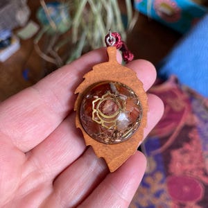 Carnelian Orgonite Pendant – Enchanted Leaf