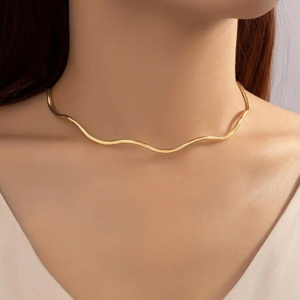 Metal Wave Pattern Cuff Collar Necklace Geometric Irregular Shape Choker
