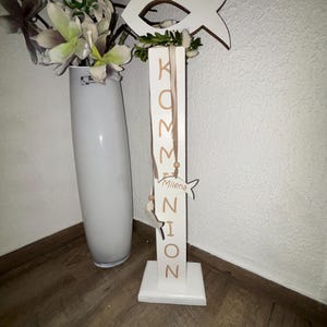 Communion decoration / column / door decoration / entrance area