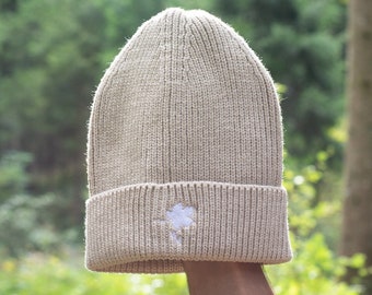 bonnet beige avec broderie feuille d'érable