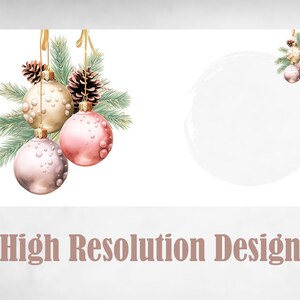 K&ouml;nnte beinhalten: Ein wei&szlig;er Hintergrund mit einem Aquarell-Kreis in der Mitte. Drei Weihnachtskugeln h&auml;ngen an einem Tannenzweig mit Tannenzapfen. Die Kugeln sind golden, rosa und hellrosa mit goldenen Sprenkeln. Der Text "High Resolution Design" befindet sich am unteren Rand des Bildes.