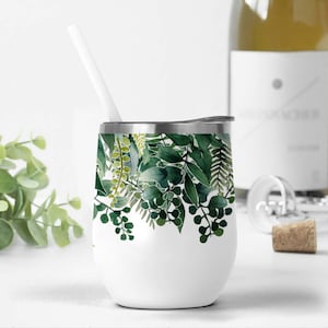 Envoltório de copo de vinho com folhas de samambaia Arquivo botânico PNG para designs de sublimação Modelo de copo verde para copos de vinho de 12 oz Copo de verão PNG