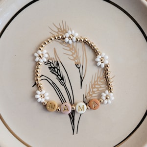 Neutral Daisy Mama Name Bracelet, Personalized Gold Beaded Bracelet