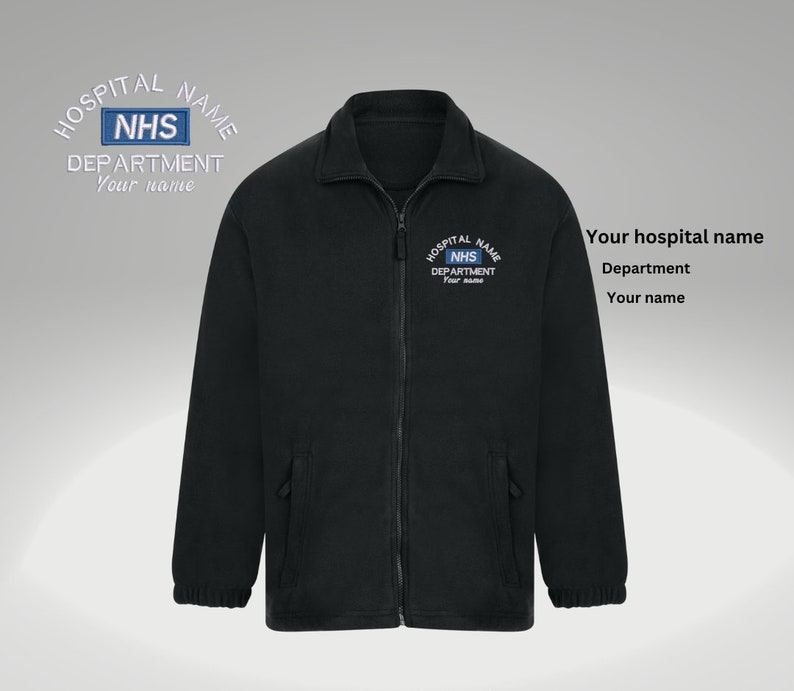 NHS-Fleece bestickt Krankenhausname Ihr Name Abteilungsname NHS-Arbeitsuniform aus Fleece Personalisiertes besticktes NHS-Fleece Bild 1