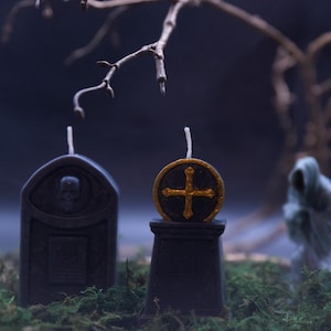Juego de 2 velas de cera de soja Tombstone: decoración gótica de Halloween con aroma a sangre de dragón, regalo de vela espeluznante, velas de otoño hechas a mano