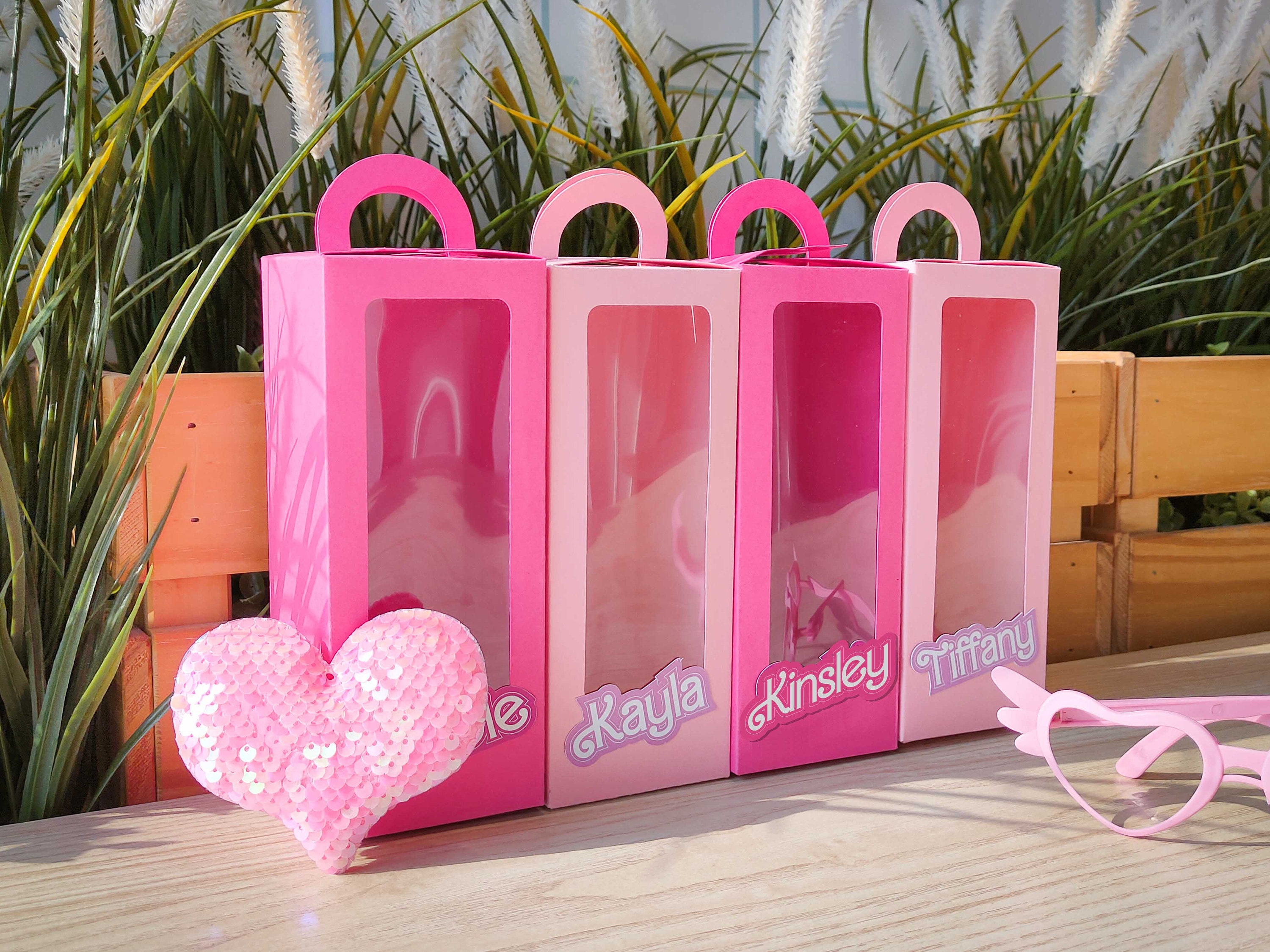Barbie! 🥳🥳🥳😍 Alquiler de caja Barbie - Thematic Creations
