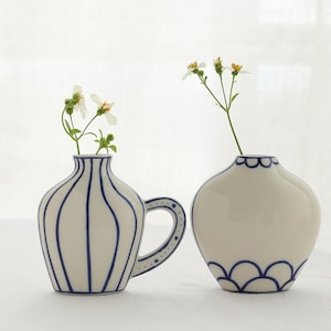 Double-sided hand-painted ceramic small vase,Flat shape vase,unique vase,ceramic vase,vase lover,flower vase,gift for her/mother,Desk decor